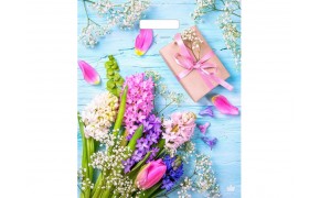 Скоро весна, скоро весна! А у нас уже много цветов на подарочных пакетах! Скоро весна, скоро весна! А у нас уже много цветов на подарочных пакетах!